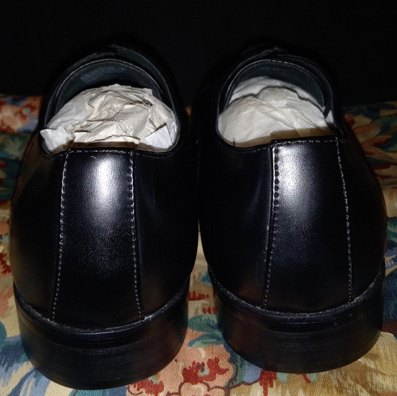 Kenneth Cole dress shoes - Picture 2 of 3